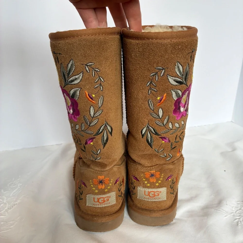 Y2K UGG Boots Juliette Floral Embroidered Chestnut Suede Winter Lined Size US 6